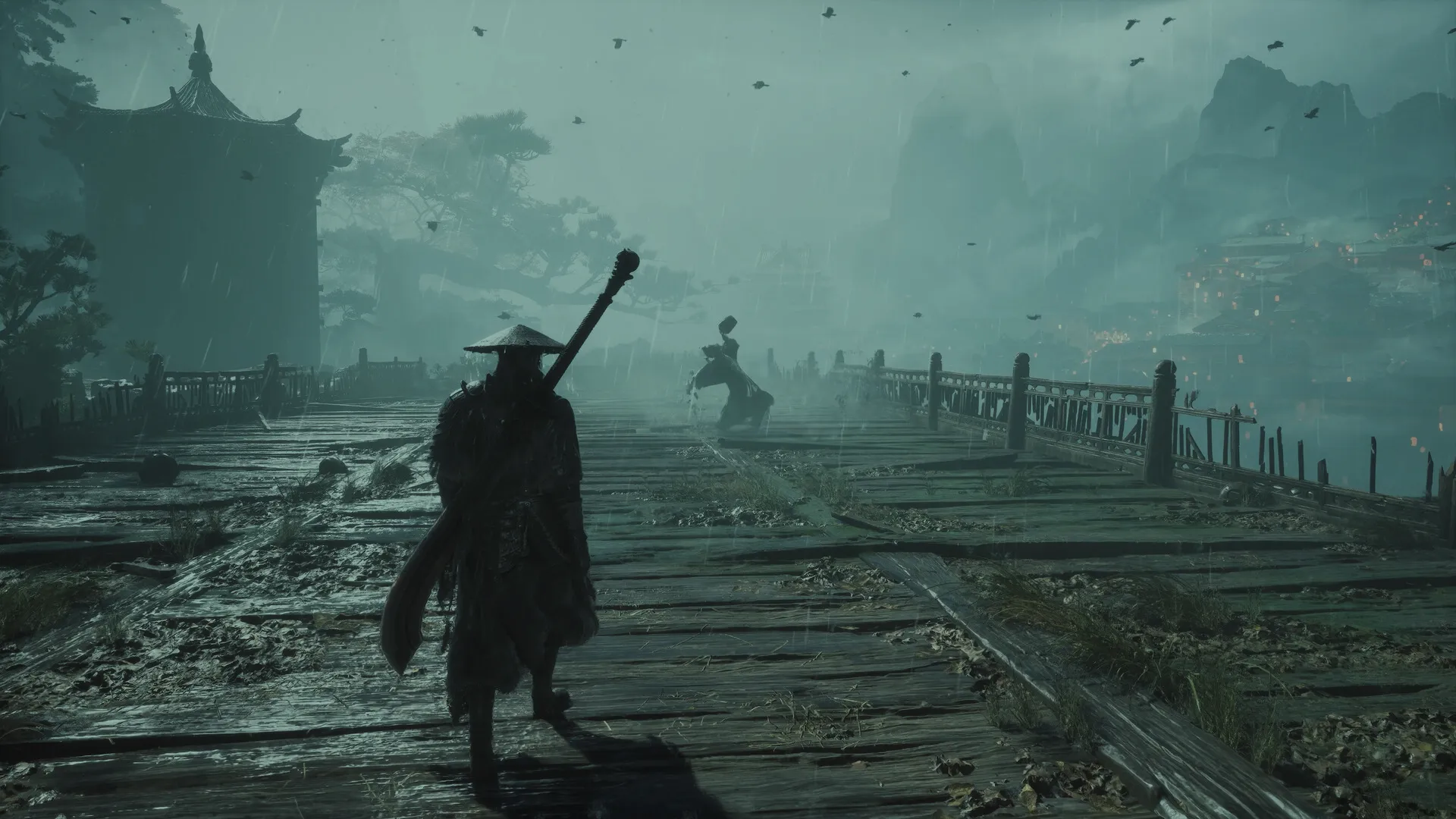 Un espadachín con sombrero de paja cruza un puente de madera entre la niebla, en Phantom Blade Zero